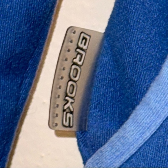 Brooks Full Zip Up Hoodie Women’s Size Small - Picture 5 of 10